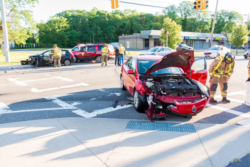 Is-a-Car-Making-a-Left-Turn-Always-at-Fault-in-an-Accident?